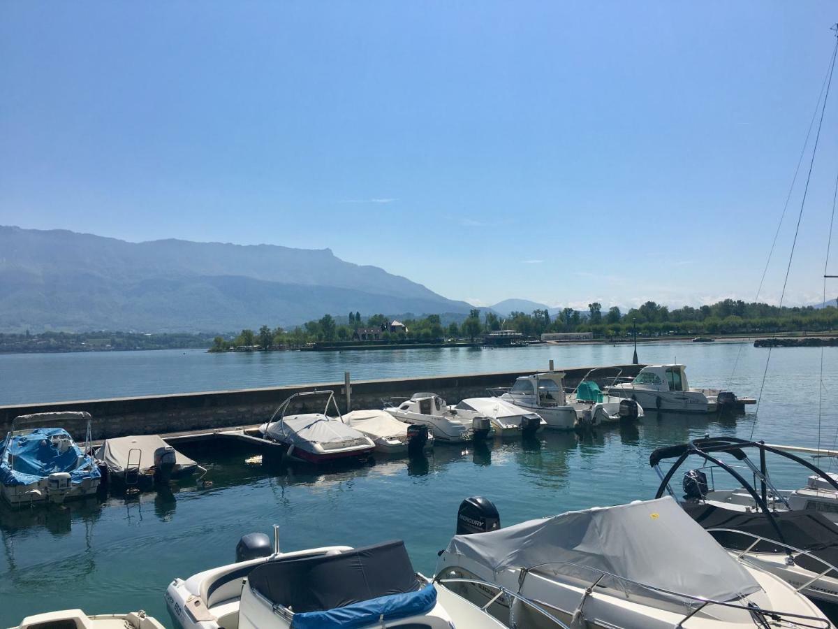 Echappee Belle Au Bord Du Lac لو بورْجيه دو لاك المظهر الخارجي الصورة