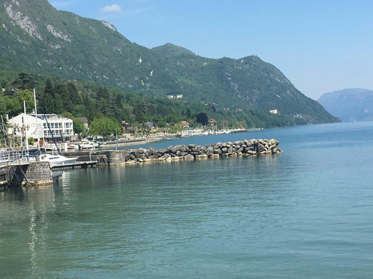 Echappee Belle Au Bord Du Lac لو بورْجيه دو لاك المظهر الخارجي الصورة